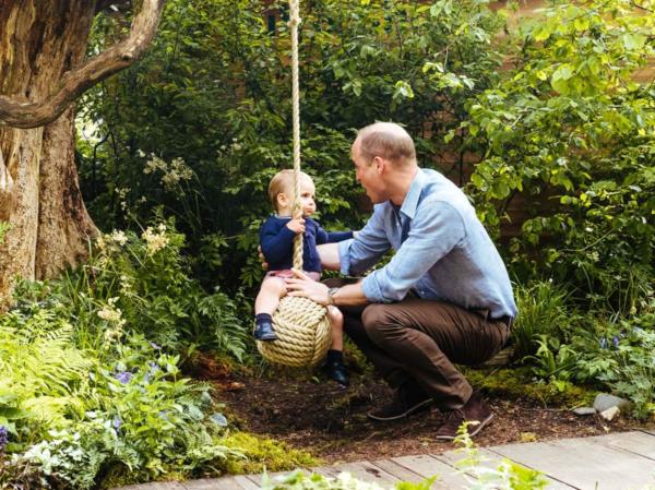 George, Charlotte And Louis Visit Mom Kate’s Chelsea Flower Show Garden 