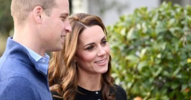 Kate and William host Christmas party for military families