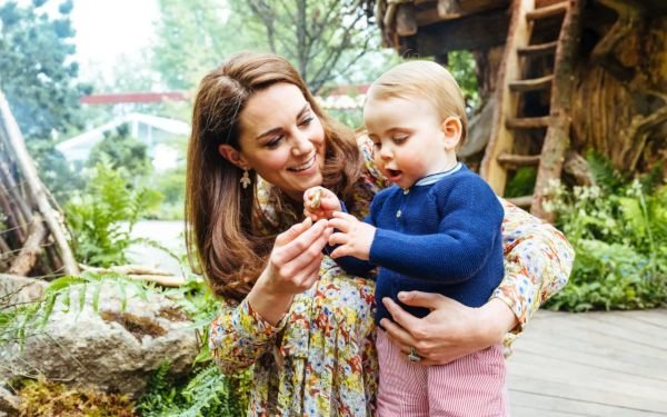 George, Charlotte And Louis Visit Mom Kate’s Chelsea Flower Show Garden