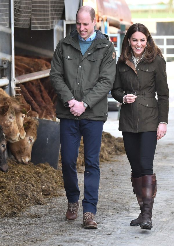 Kate-Middleton-and-Prince-William-Visit-Farm-in-Ireland