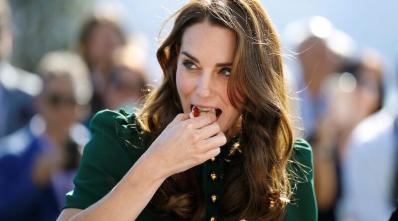 Kate middleton eating favorite food spicy curry