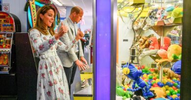 Prince William And Kate Make Surprise Visit To Barry Island