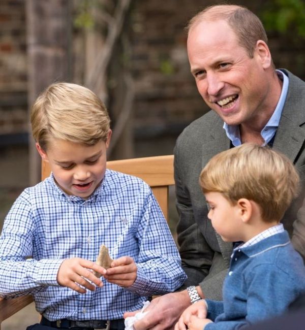 William And Kate Share New Photos Of George Charlotte And Louis Meeting Favorite Celebrity