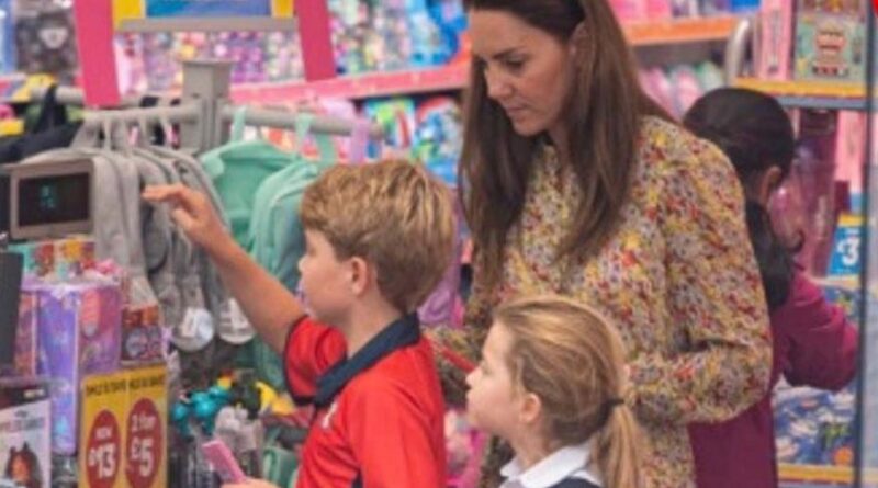 Duchess Kate Spotted Shopping For School With George And Charlotte