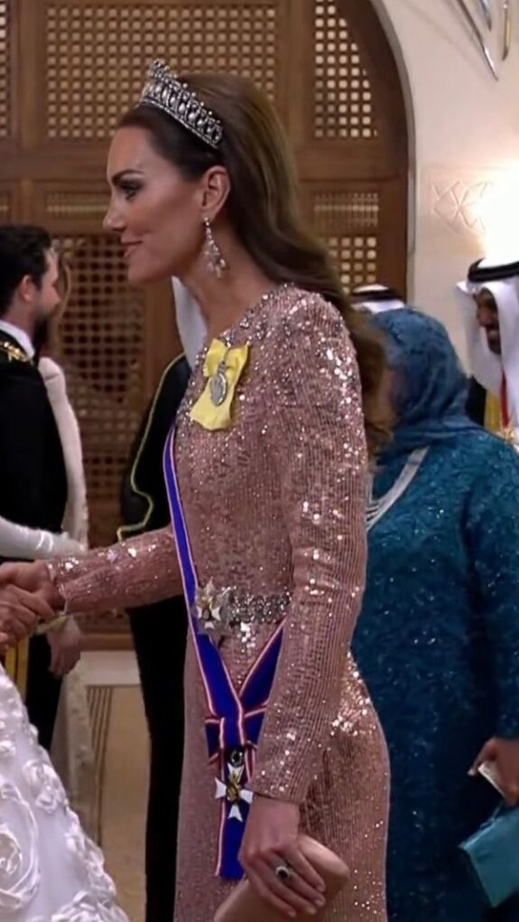 Princess Kate Dazzles In Diamond Tiara At Jordan Royal Wedding Banquet