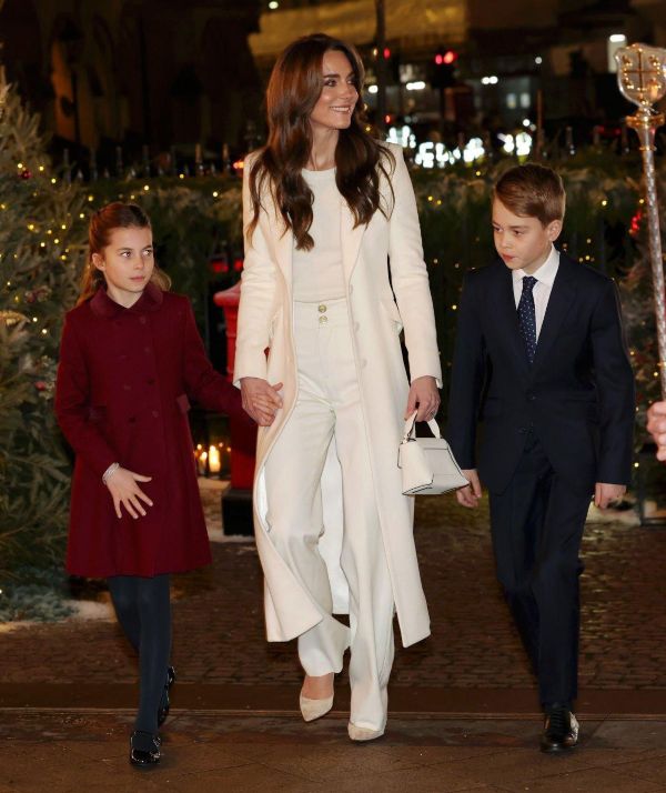 George, Charlotte And louis Arrive To Watch Mommy's Christmas Carol Concert