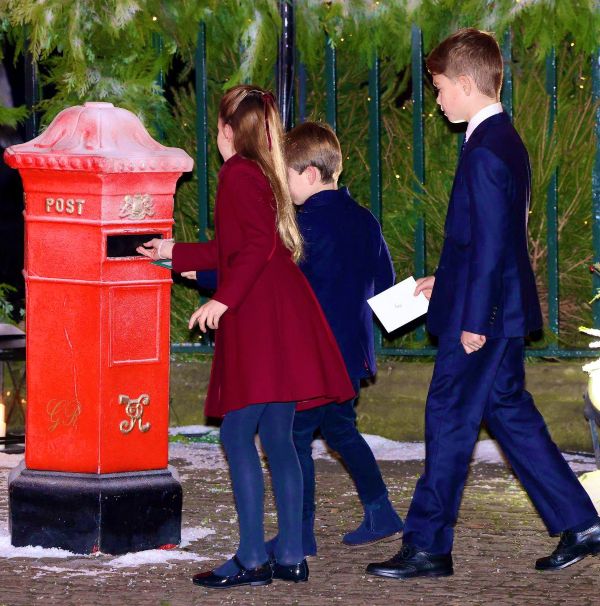 George, Charlotte And louis Arrive To Watch Mommy's Christmas Carol Concert