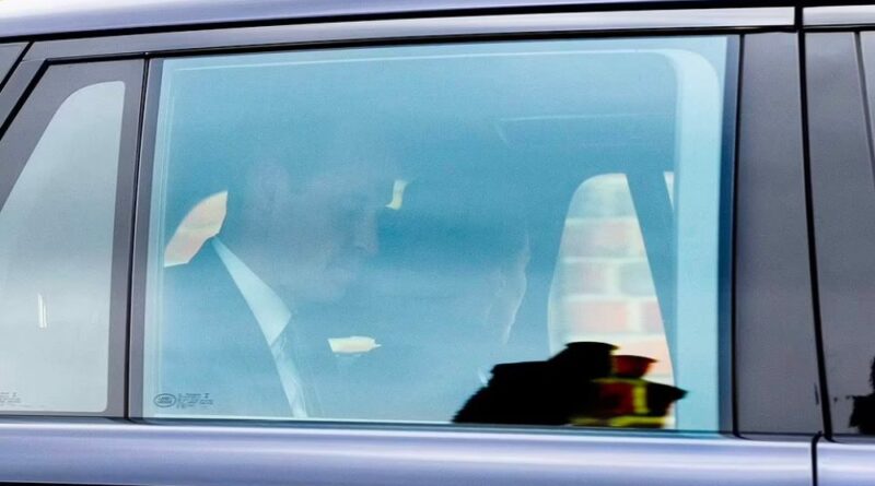 Princess Kate Pictured Leaving Windsor With Prince William